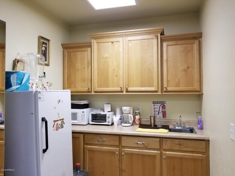 More Photos Of 936 N F Ave, Douglas Storefront Retail Office For Sale