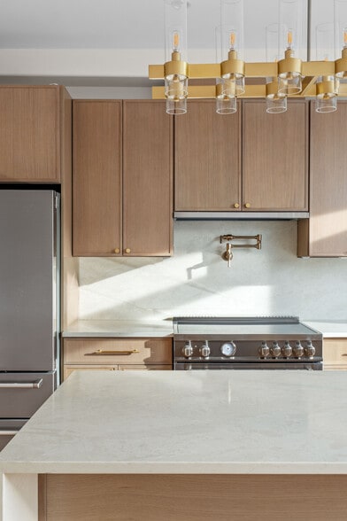 More Photos Of 41 Summit St, Brooklyn Warehouse For Sale