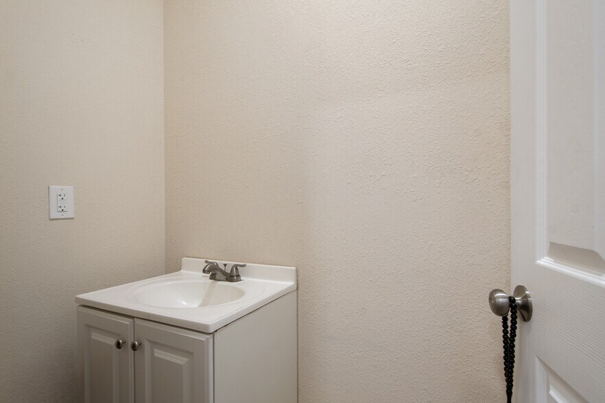More Photos Of 7116 Rose Ave, Orlando Land For Sale