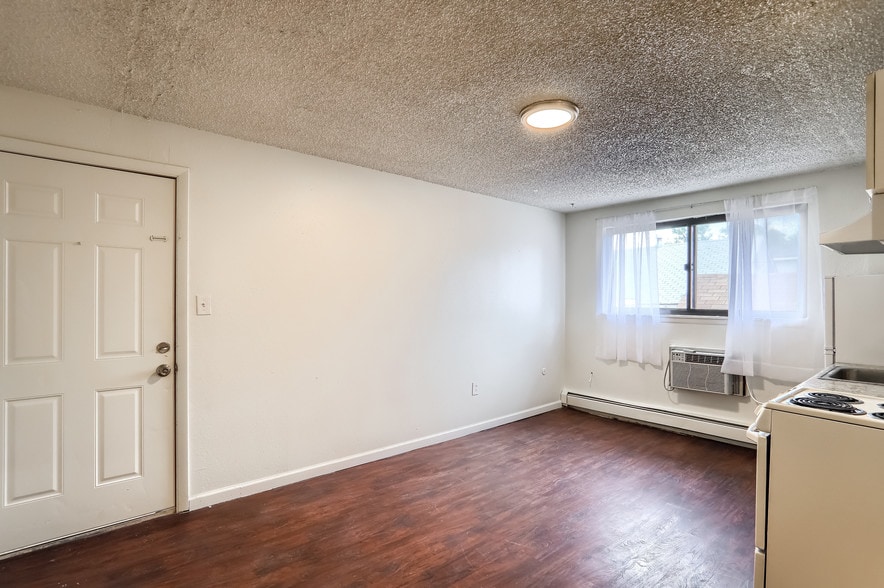 More Photos Of 1610 Boston St, Aurora Apartments For Sale