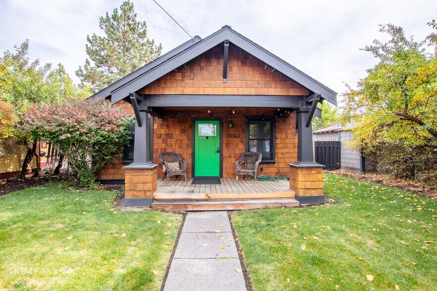 More Photos Of 324 NW Hill St, Bend Freestanding For Sale