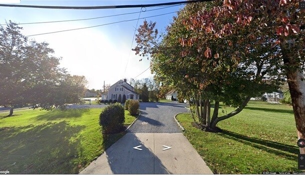 More Photos Of 591 Main St, Center Moriches Apartments For Lease