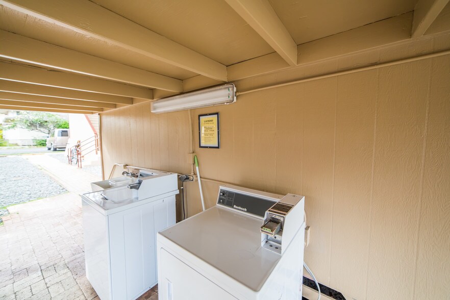 More Photos Of 1125 Hassinger St, Honolulu Apartments For Sale