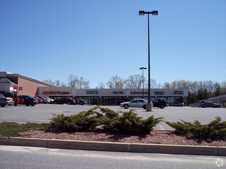 More Photos Of 70-82 Worcester Rd, Webster General Retail For Lease