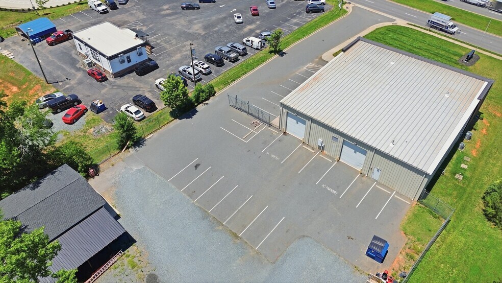 More Photos Of 13142 Albemarle Rd, Charlotte Light Distribution For Sale