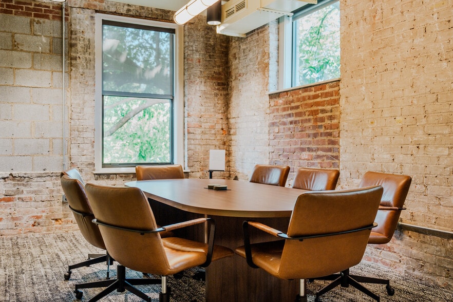 More Photos Of 110-122 Glenwood Ave, Raleigh Coworking Space