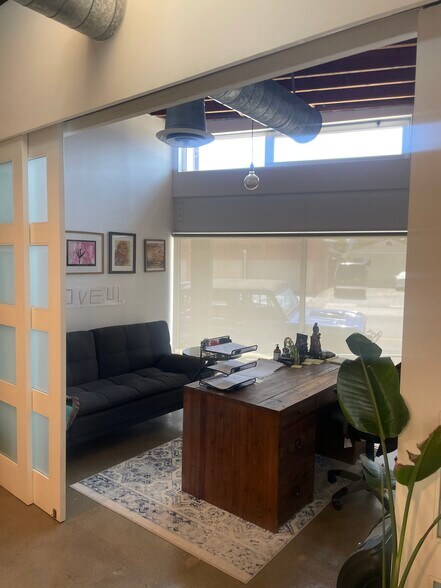 More Photos Of 1733-1737 Abbot Kinney Blvd, Venice Storefront Retail Office For Lease