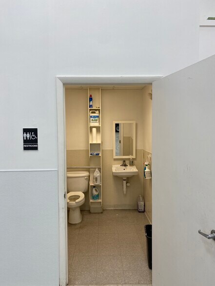 More Photos Of 7465 Commercial Cir, Fort Pierce Warehouse For Sale