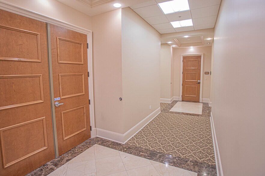 More Photos Of 6996 Piazza Grande Ave, Orlando Office For Lease