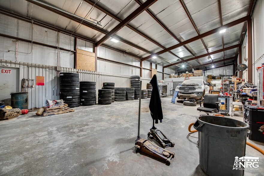 More Photos Of 1113 Dayton Rd, Midland Warehouse For Sale