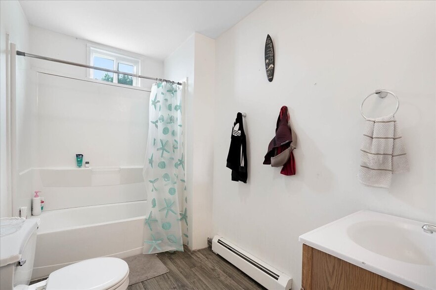 More Photos Of 1101 River Rd, New Windsor Township General Retail For Sale