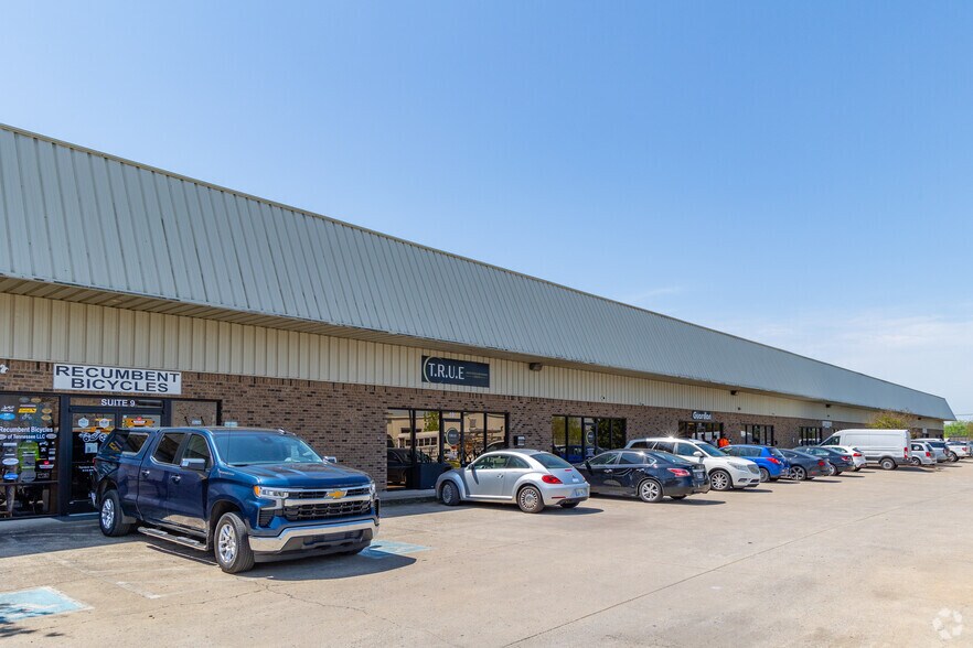 More Photos Of 730 Middle Tennessee Blvd, Murfreesboro Light Distribution For Lease