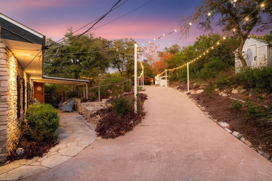 More Photos Of 5507 Travis Cook Rd, Austin Specialty For Sale