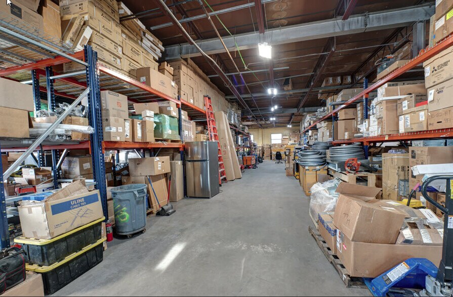 More Photos Of 77 Marine St, Farmingdale Manufacturing For Sale