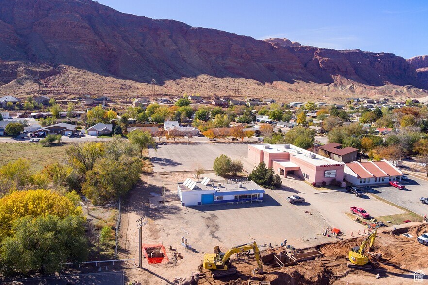 More Photos Of 588 Kane Creek Blvd, Moab General Retail For Sale