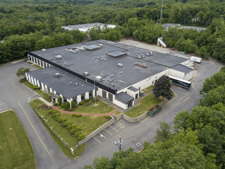 More Photos Of 562 Captain Neville Dr, Waterbury Manufacturing For Lease