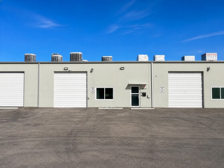 Primary Photo Of 4540 NE 6th Ave, Oakland Park Warehouse For Lease