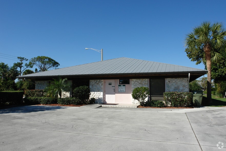 More Photos Of 1027 SE Ocean Blvd, Stuart Medical For Sale