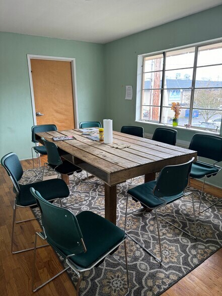 More Photos Of 455 W 1st Ave, Eugene Freestanding For Sale