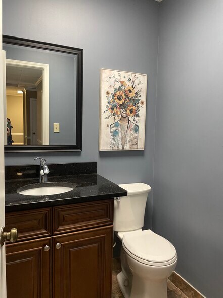 More Photos Of 770 Old Roswell Rd, Roswell Office For Lease