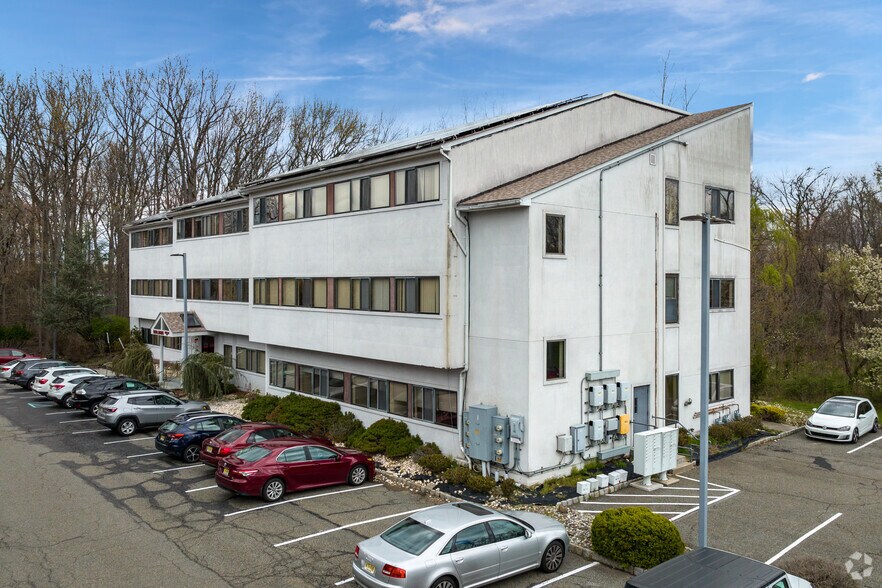 More Photos Of 239 New Rd, Parsippany Office For Lease