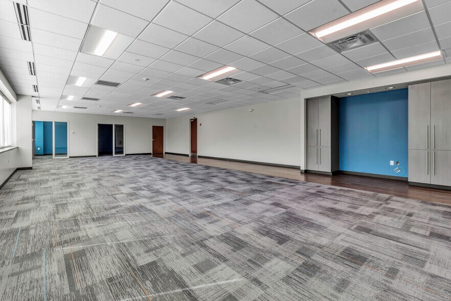 More Photos Of 400 Essjay Rd, Williamsville Office For Lease
