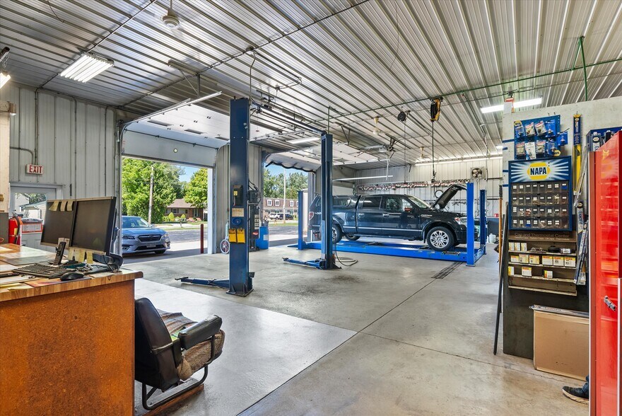 More Photos Of 214 N Commerce St, Cedar Grove Auto Repair For Sale