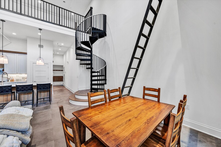 More Photos Of 109 Campbell Ave SW, Roanoke Apartments For Sale