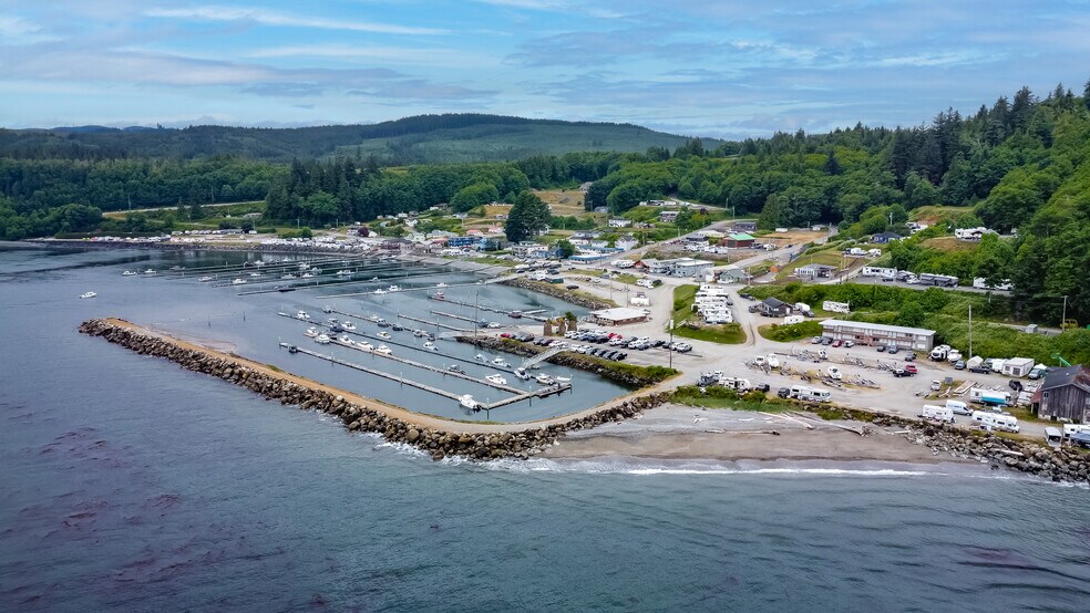 More Photos Of 444 Front St, Sekiu Hotel For Sale