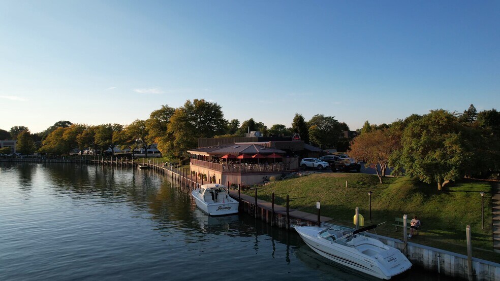 Primary Photo Of 119 Clinton Ave, Saint Clair Restaurant For Sale