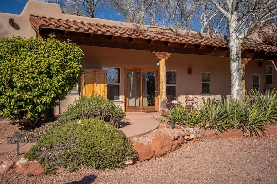 More Photos Of 10 Rojo Dr, Sedona Hotel For Sale