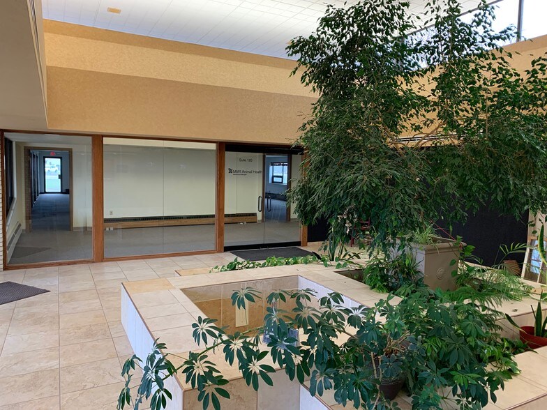 More Photos Of 4240 Hickory Ln, Sioux City Office For Lease