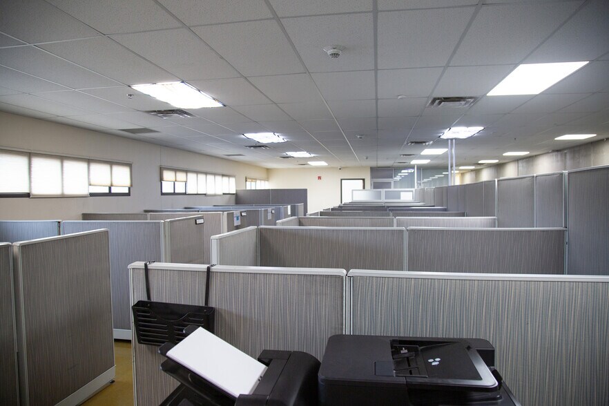 More Photos Of 3901 Midway Pl NE, Albuquerque Manufacturing For Sale