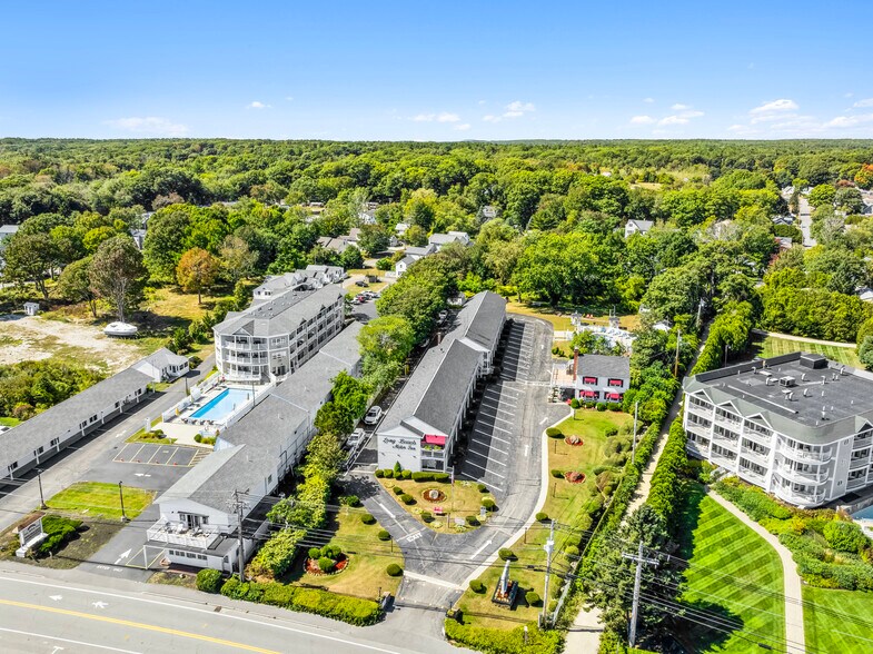 More Photos Of 271 Long Beach Ave, York Beach Hotel For Sale