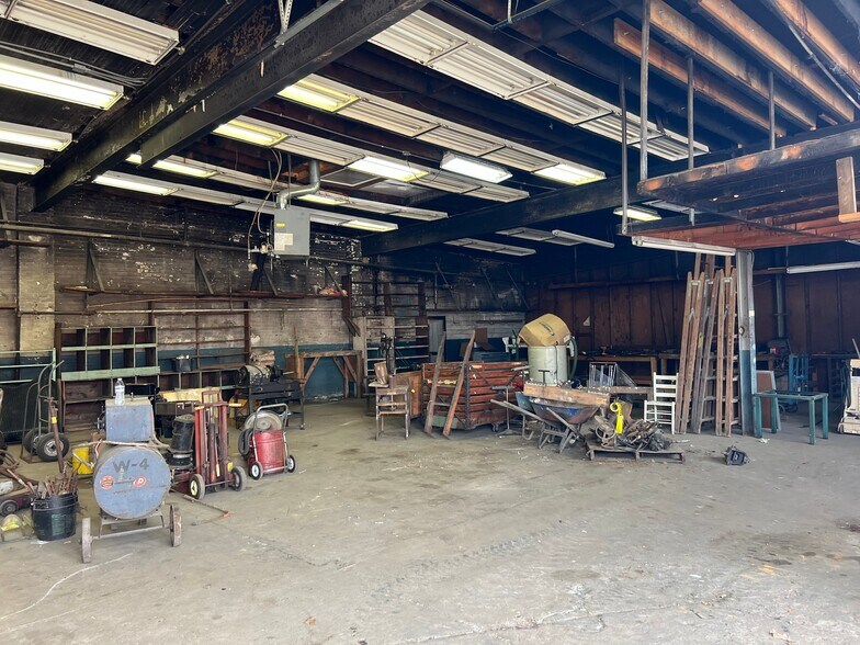 More Photos Of 244 E Court St, Marion Flex For Sale