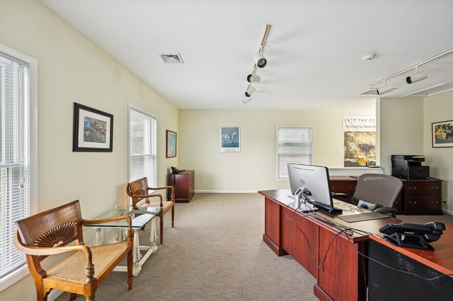 More Photos Of 28 Cameron St, Southampton Freestanding For Sale