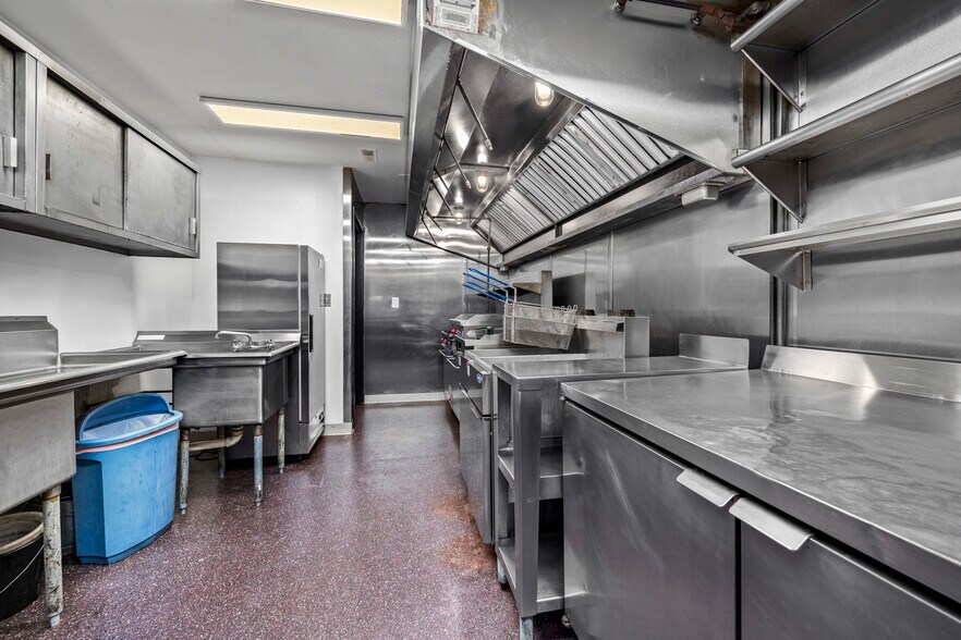 More Photos Of 8741 W Ridge Rd, Elyria General Retail For Sale