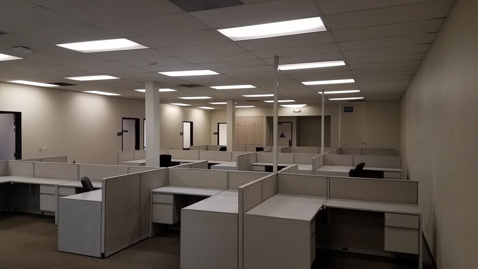 More Photos Of 2832 E Foothill Blvd, Pasadena Flex For Lease