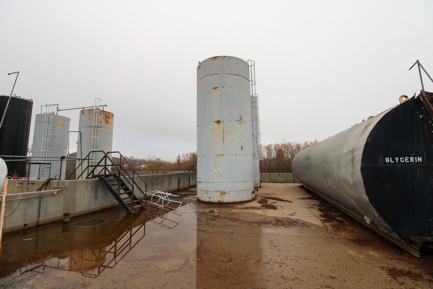 More Photos Of 7350 State Route 111, South Roxana Industrial For Sale