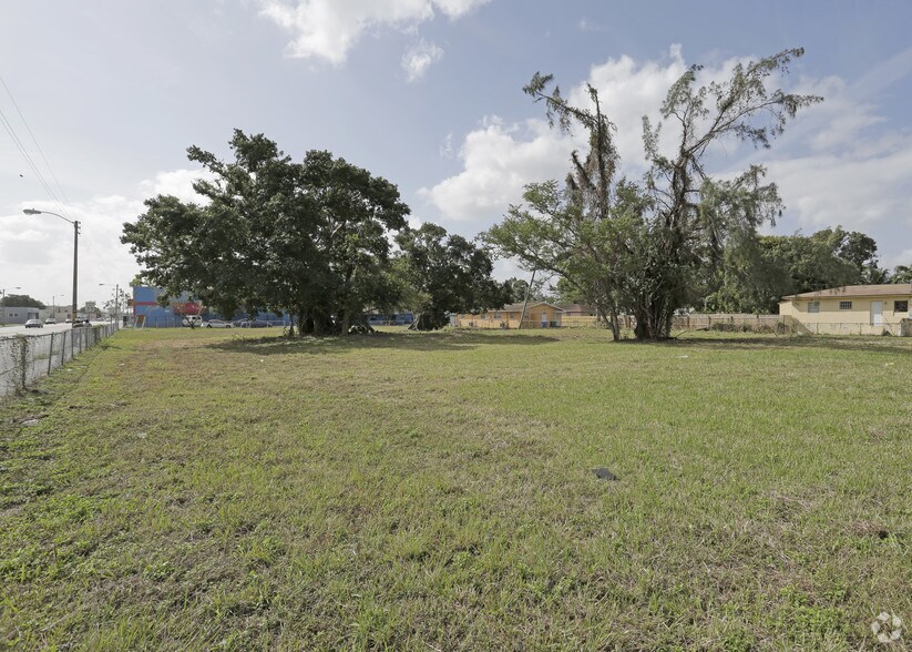 More Photos Of 4900 NW 17th Ave, Miami Land For Lease
