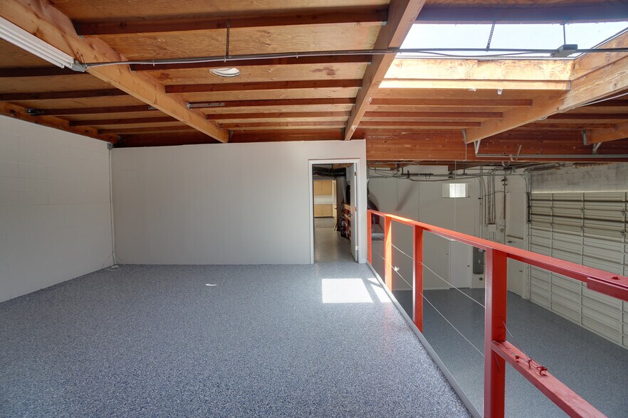 More Photos Of 2196 American Ave, Hayward Warehouse For Lease