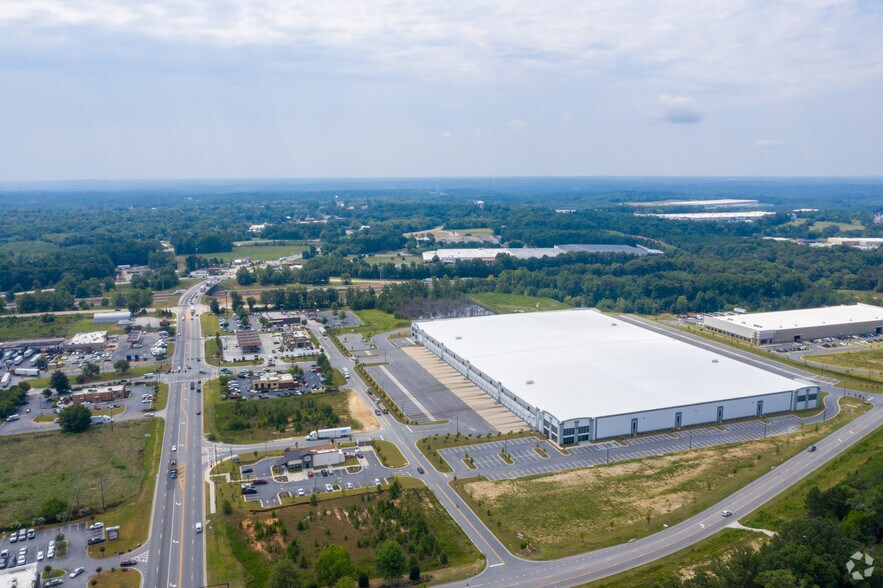 More Photos Of 155 Braselton Pky, Braselton Distribution For Lease