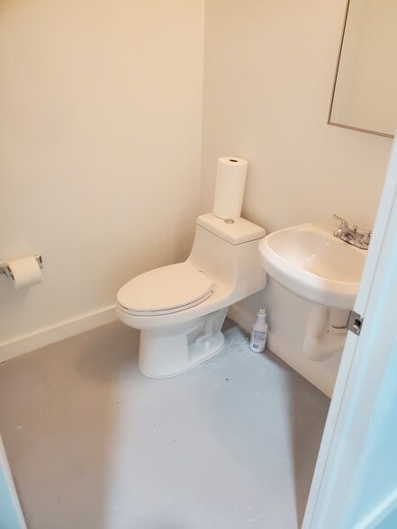 More Photos Of 4503 NW 103rd Ave, Sunrise Light Distribution For Lease