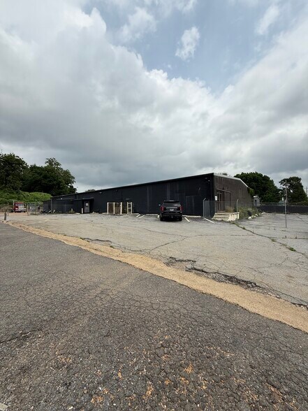 More Photos Of 160 W Mallory Ave, Memphis Industrial For Sale