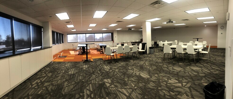 More Photos Of 7900 Tanners Gate Ln, Florence Office For Lease