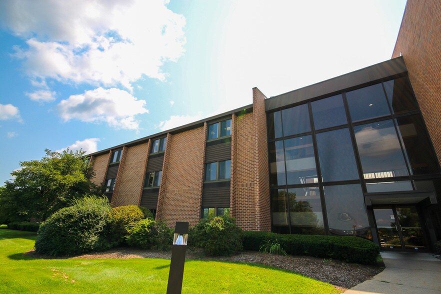 More Photos Of 270 Walker Dr, State College Loft Creative Space For Lease