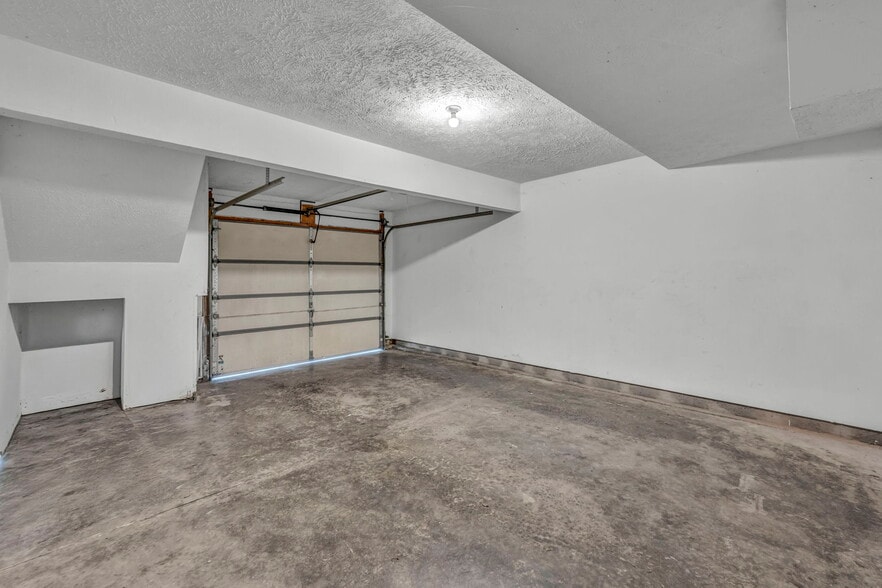 More Photos Of 6037 Lake Rd W, Ashtabula Apartments For Sale