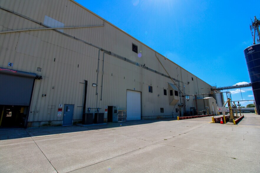 More Photos Of 6059 159th St, Galva Food Processing For Sale