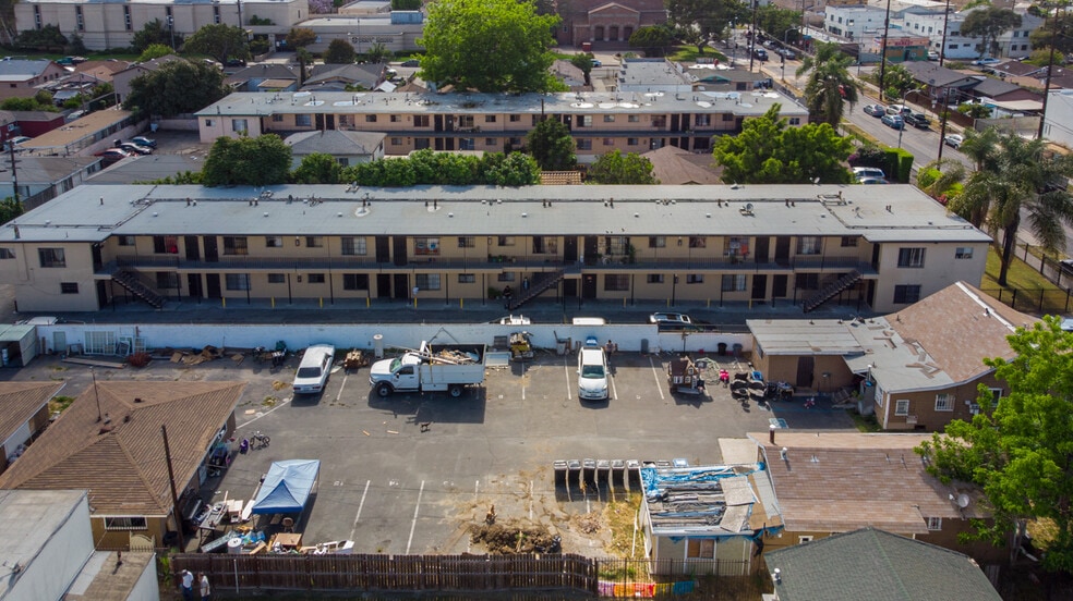 More Photos Of 634 W 92nd St, Los Angeles Apartments For Sale