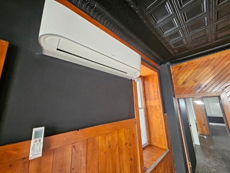 More Photos Of 30 Main St, Freemansburg General Retail For Sale